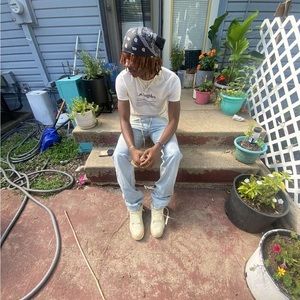 Meet your Posher, Hiram